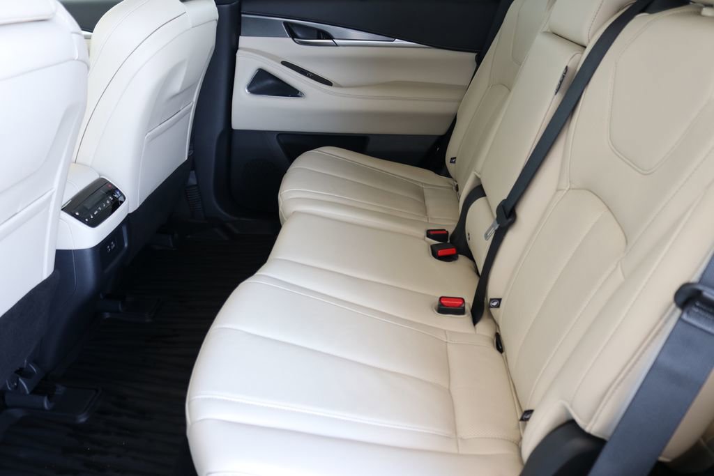 Certified 2025 INFINITI QX60 Luxe image 26