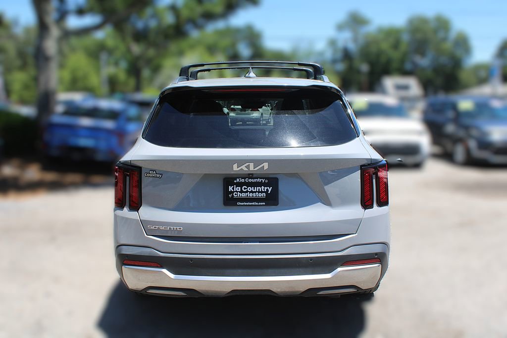 Certified 2024 Kia Sorento EX w/ Panoramic Sunroof Package FWD image 8