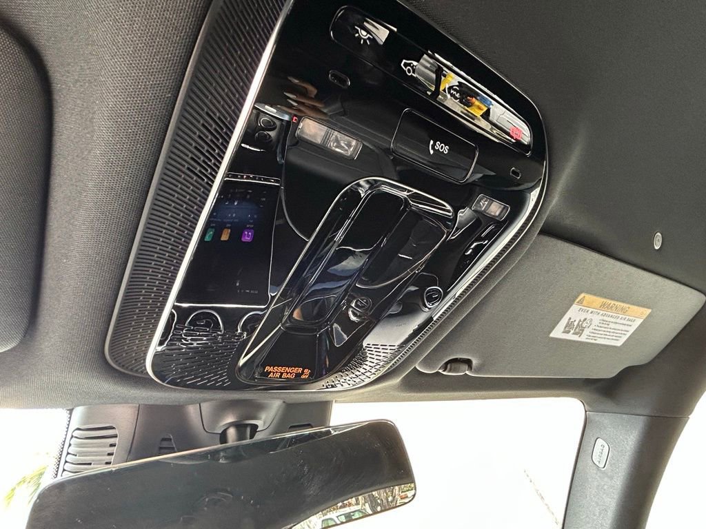 Used 2025 Mercedes-Benz GLC 300 4MATIC image 26