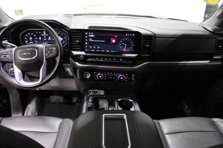 Used 2022 GMC Sierra 1500 SLT w/ SLT Convenience Package AWD/4WD image 32