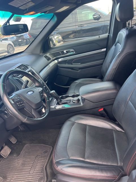 Used 2016 Ford Explorer Sport AWD/4WD image 3