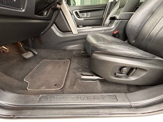 Used 2018 Land Rover Discovery Sport HSE image 30