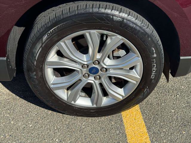 Used 2022 Ford Edge Titanium image 9