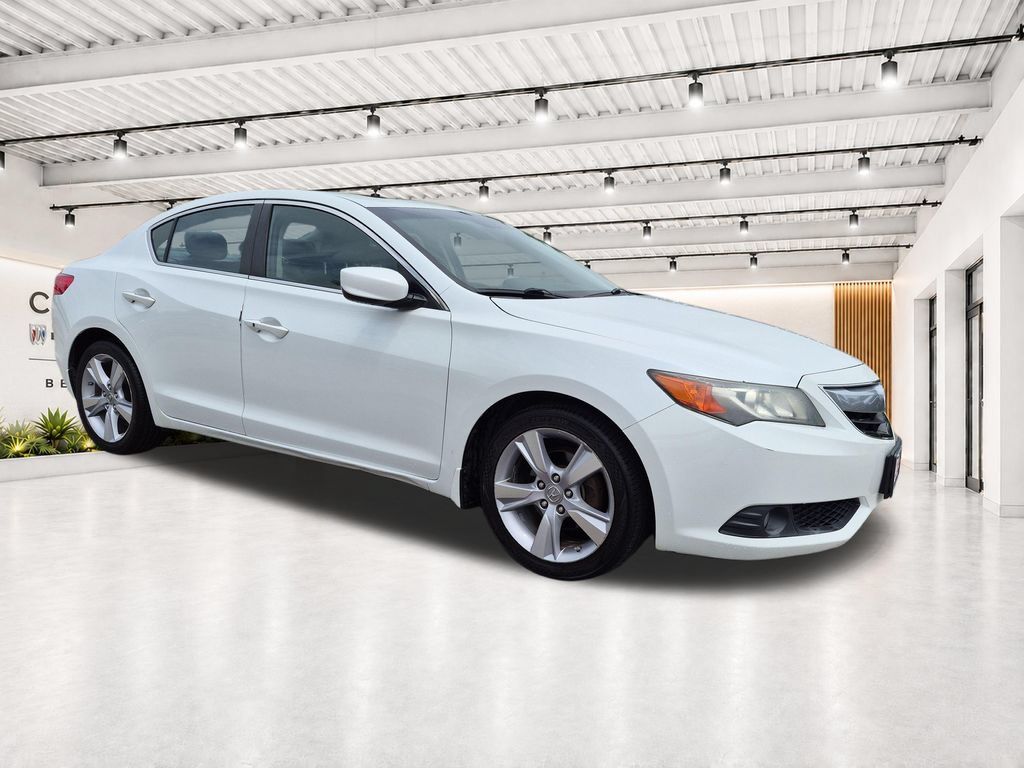 Used 2015 Acura ILX w/ Technology Package FWD image 1