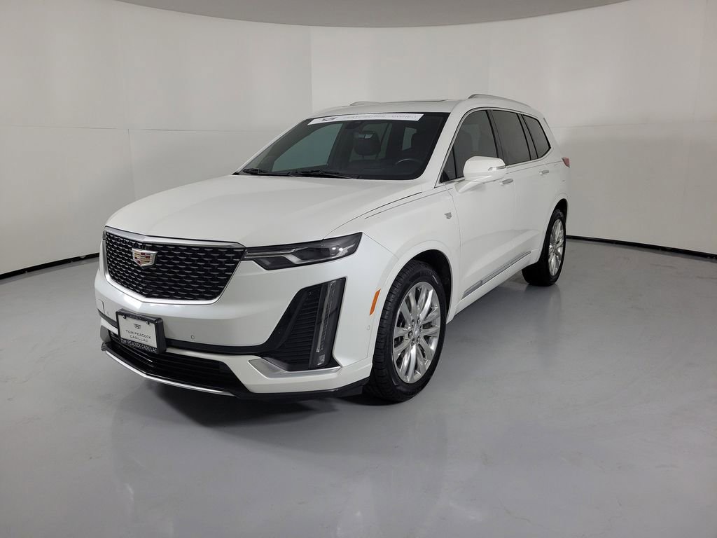Used 2024 Cadillac XT6 Premium Luxury w/ Technology Package FWD image 2