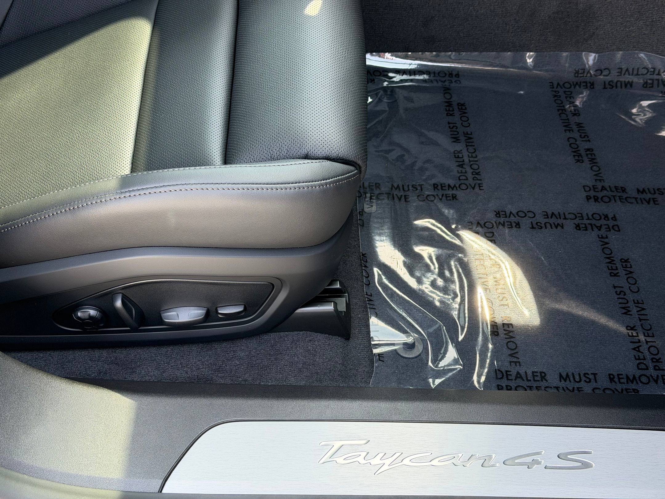 New 2026 Porsche Taycan 4S image 16