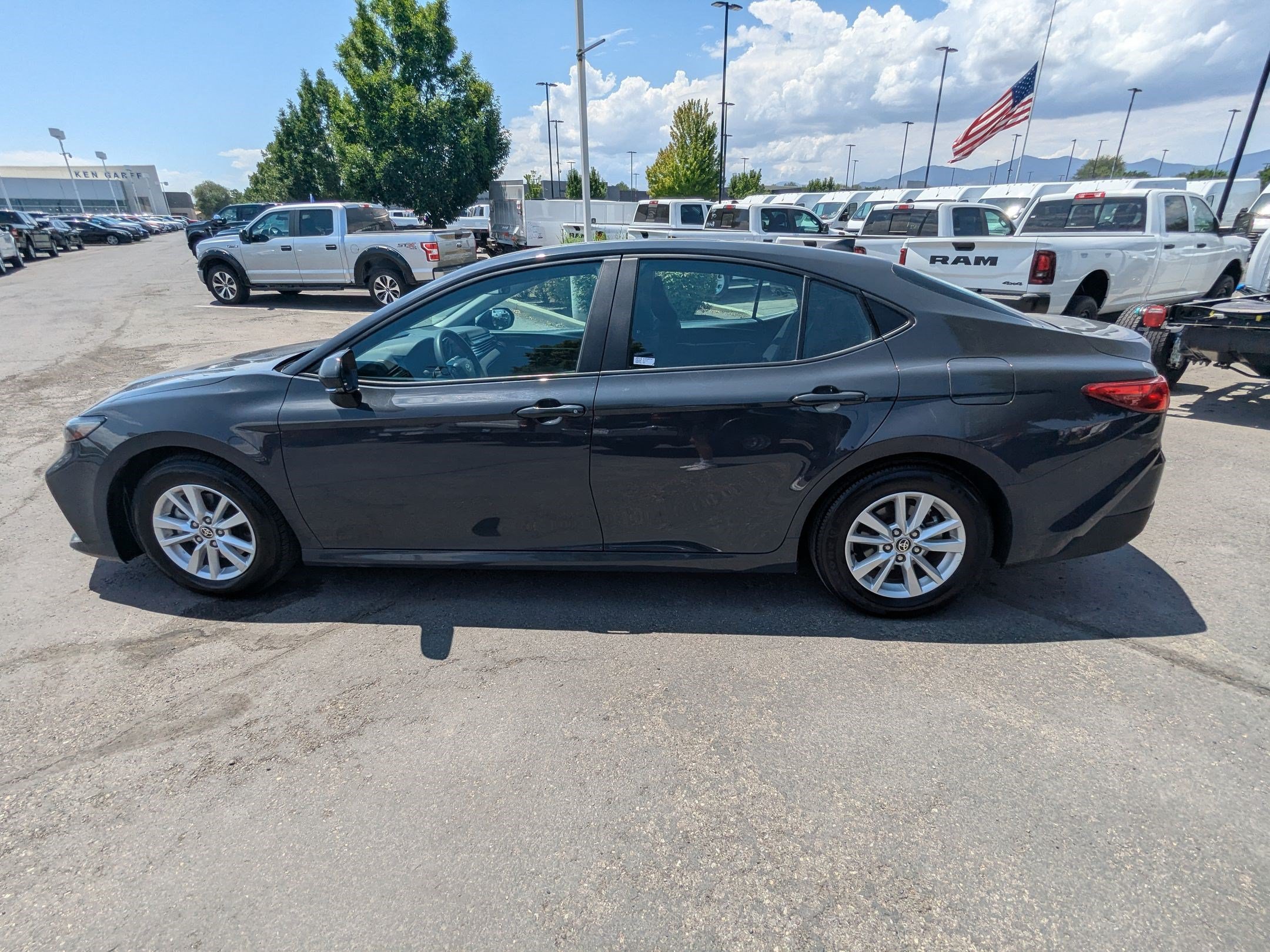 Used 2025 Toyota Camry LE FWD image 9