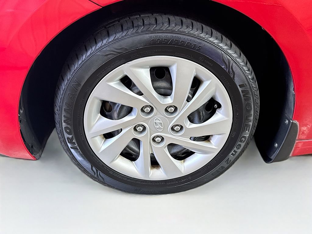 Used 2020 Hyundai Elantra SE w/ Winter Weather Package image 37