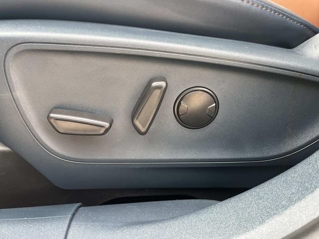 Used 2022 Ford Maverick Lariat w/ Lariat Luxury Package FWD image 9