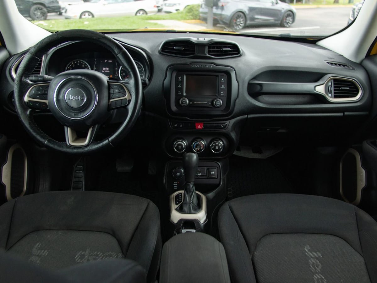 Used 2016 Jeep Renegade Latitude w/ Popular Equipment Group AWD/4WD image 22