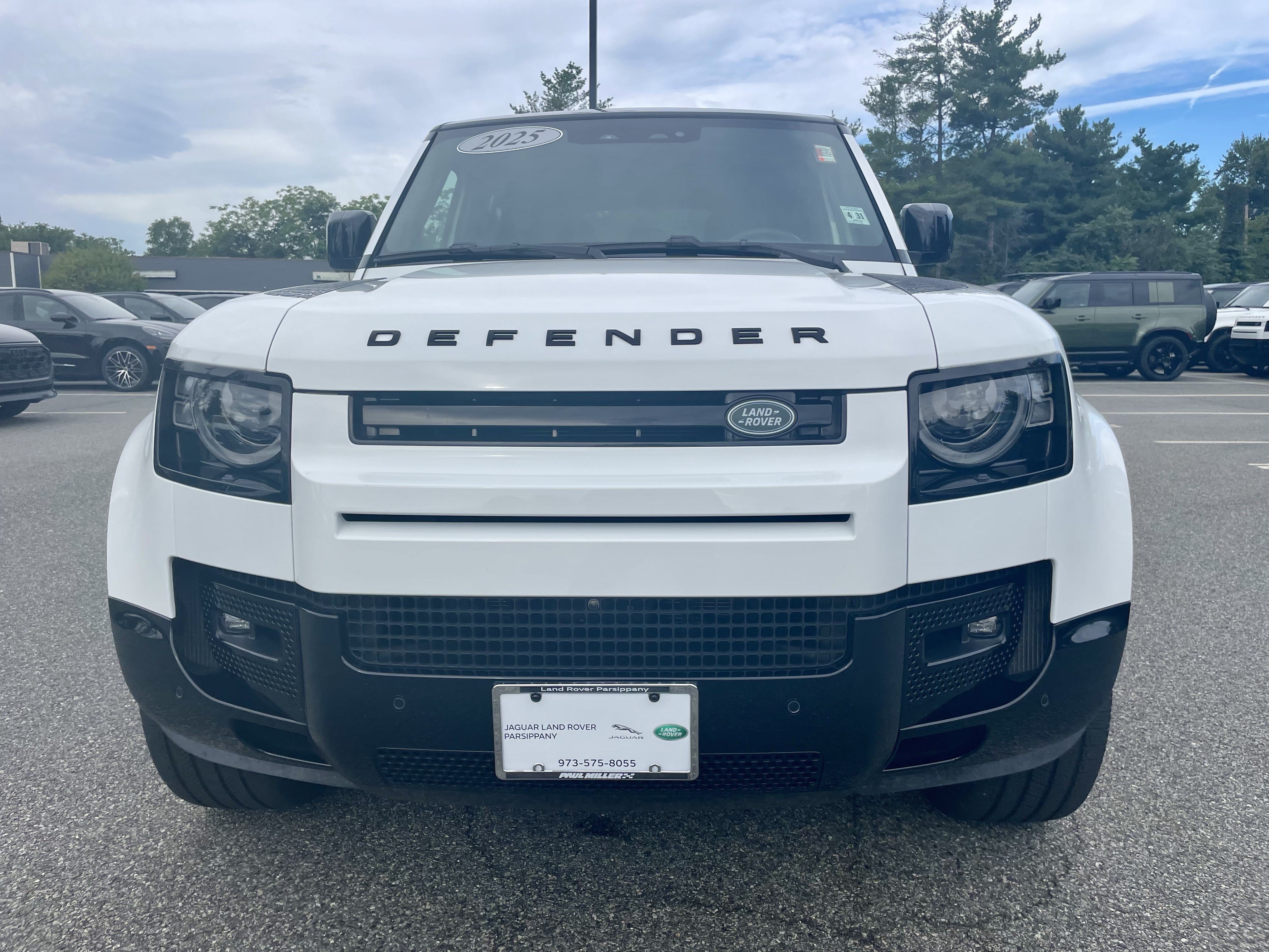 Certified 2025 Land Rover Defender 110 V8 AWD/4WD image 2