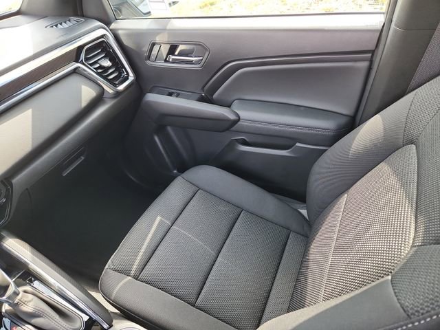 New 2026 GMC Canyon Elevation w/ LPO, Black Badging Package RWD image 13