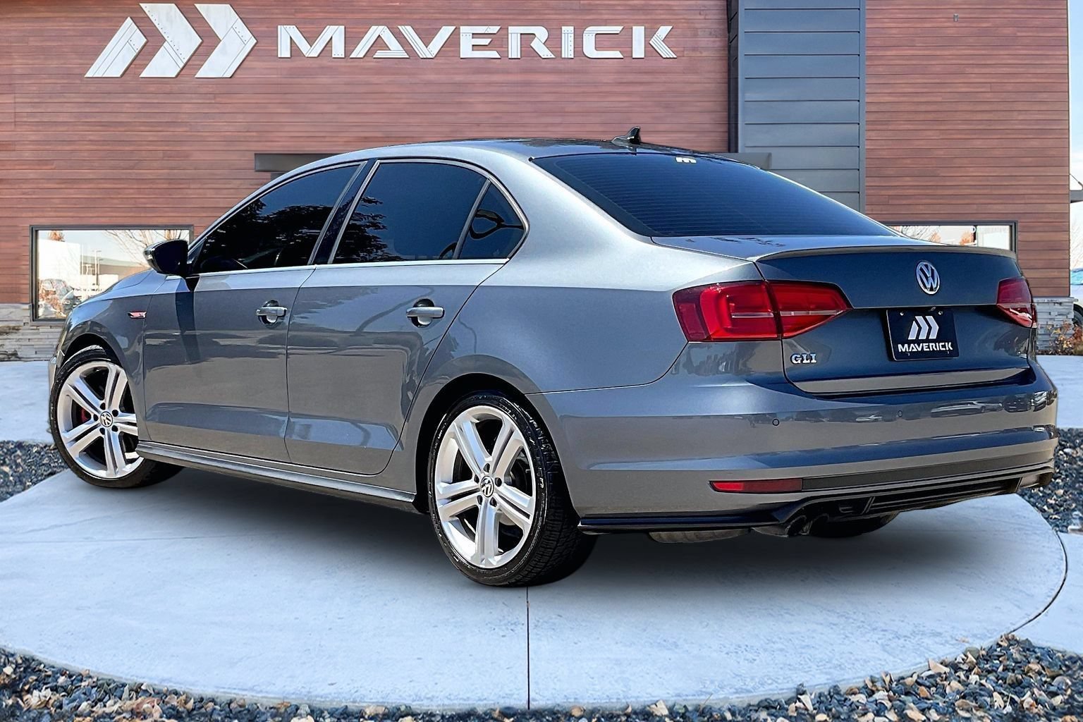 Used 2017 Volkswagen Jetta GLI FWD image 4