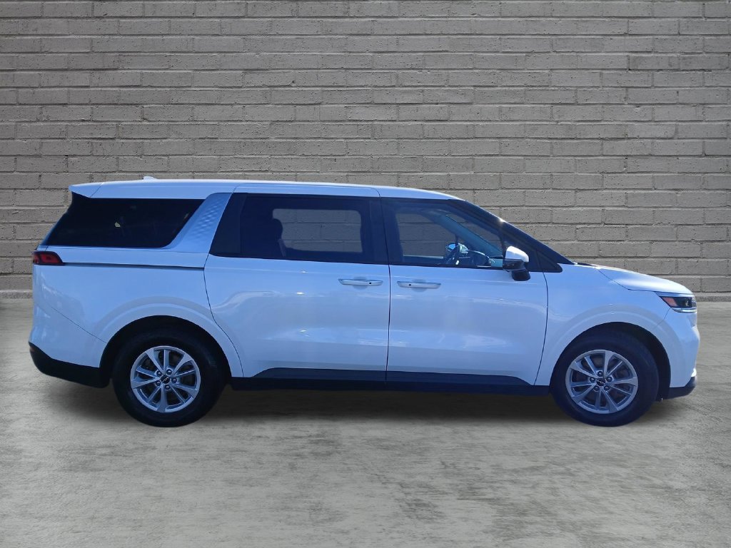 Used 2022 Kia Carnival LX FWD image 7