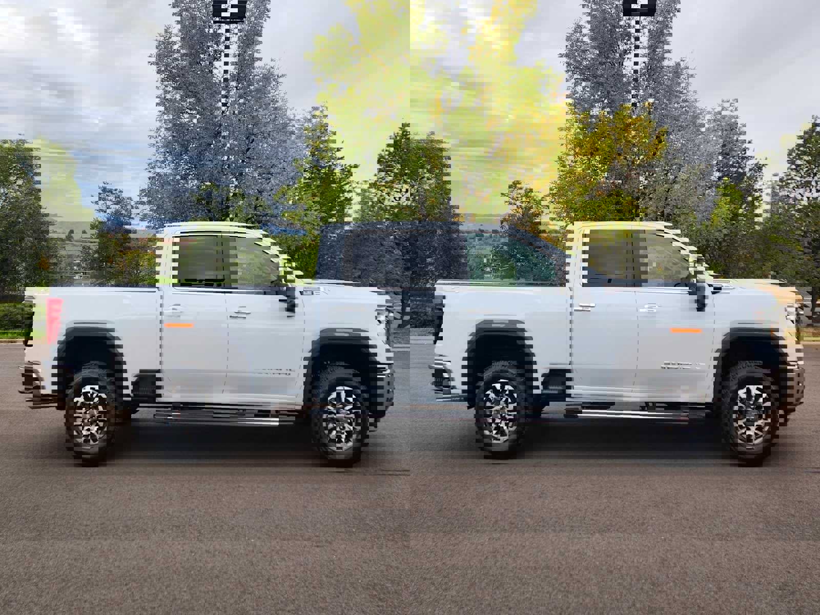 New 2026 GMC Sierra 2500 SLT w/ SLT Convenience Package image 2