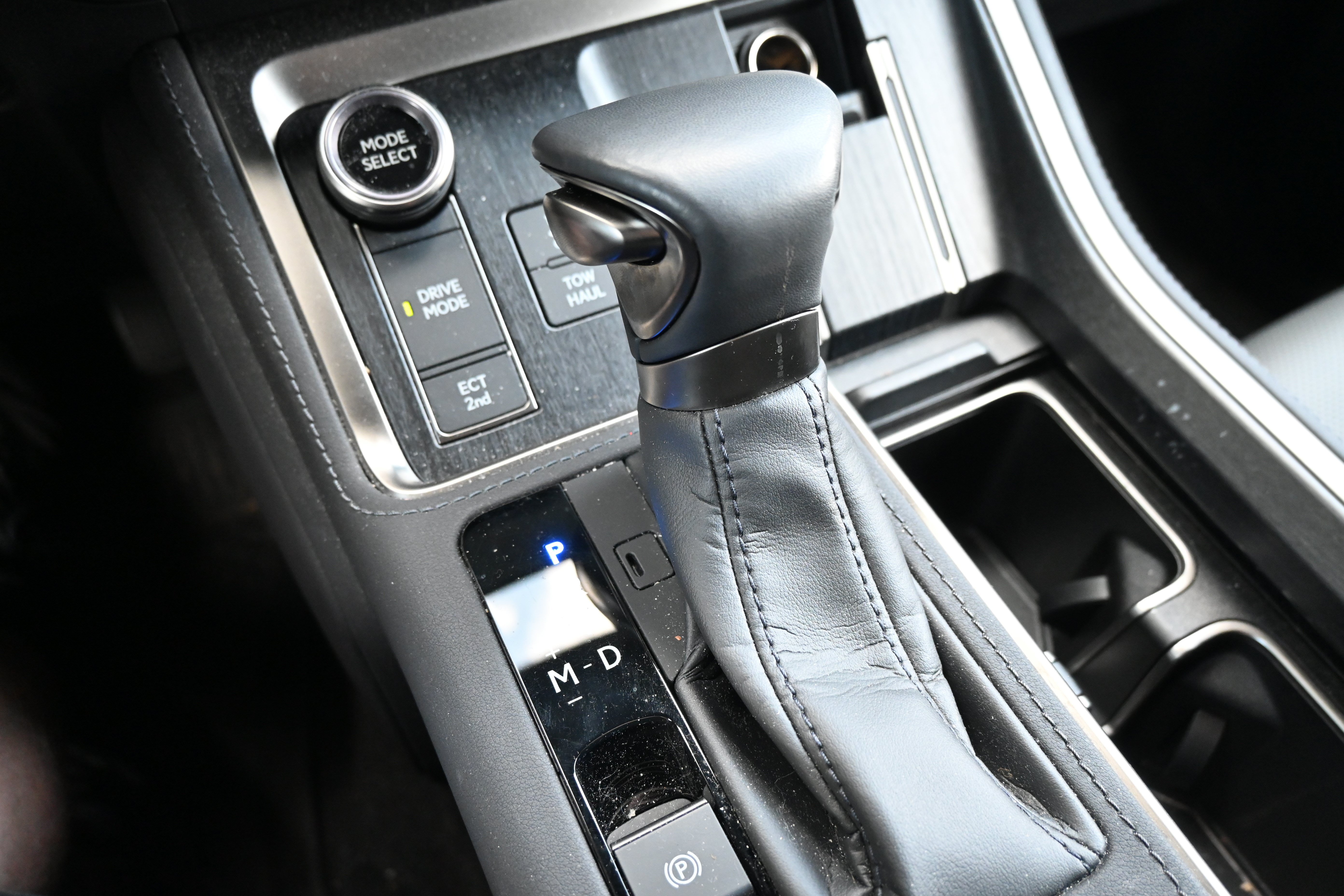 Used 2024 Lexus GX 550 w/ Accessory Package (Z1) AWD/4WD image 16