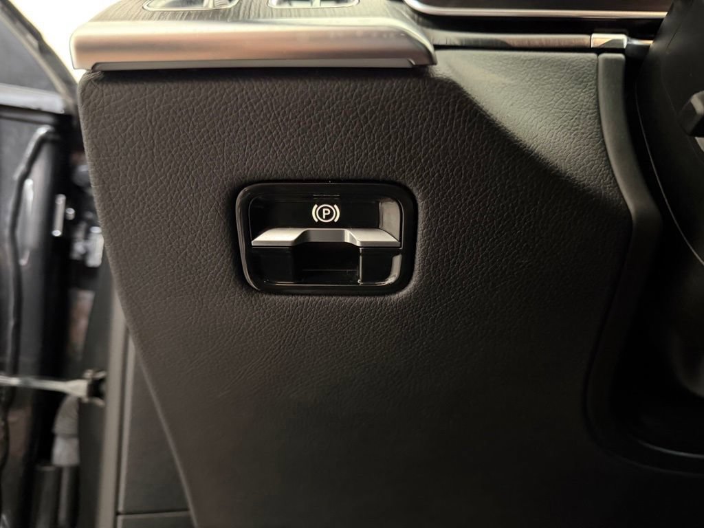 Used 2023 Mercedes-Benz S 500 4MATIC w/ AMG Line image 42