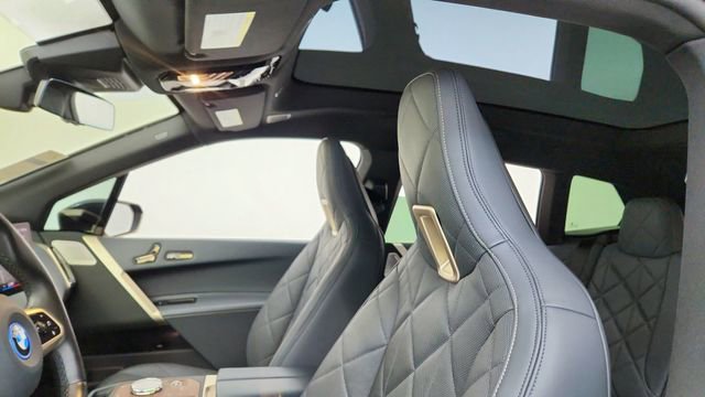 Used 2023 BMW iX M60 image 32