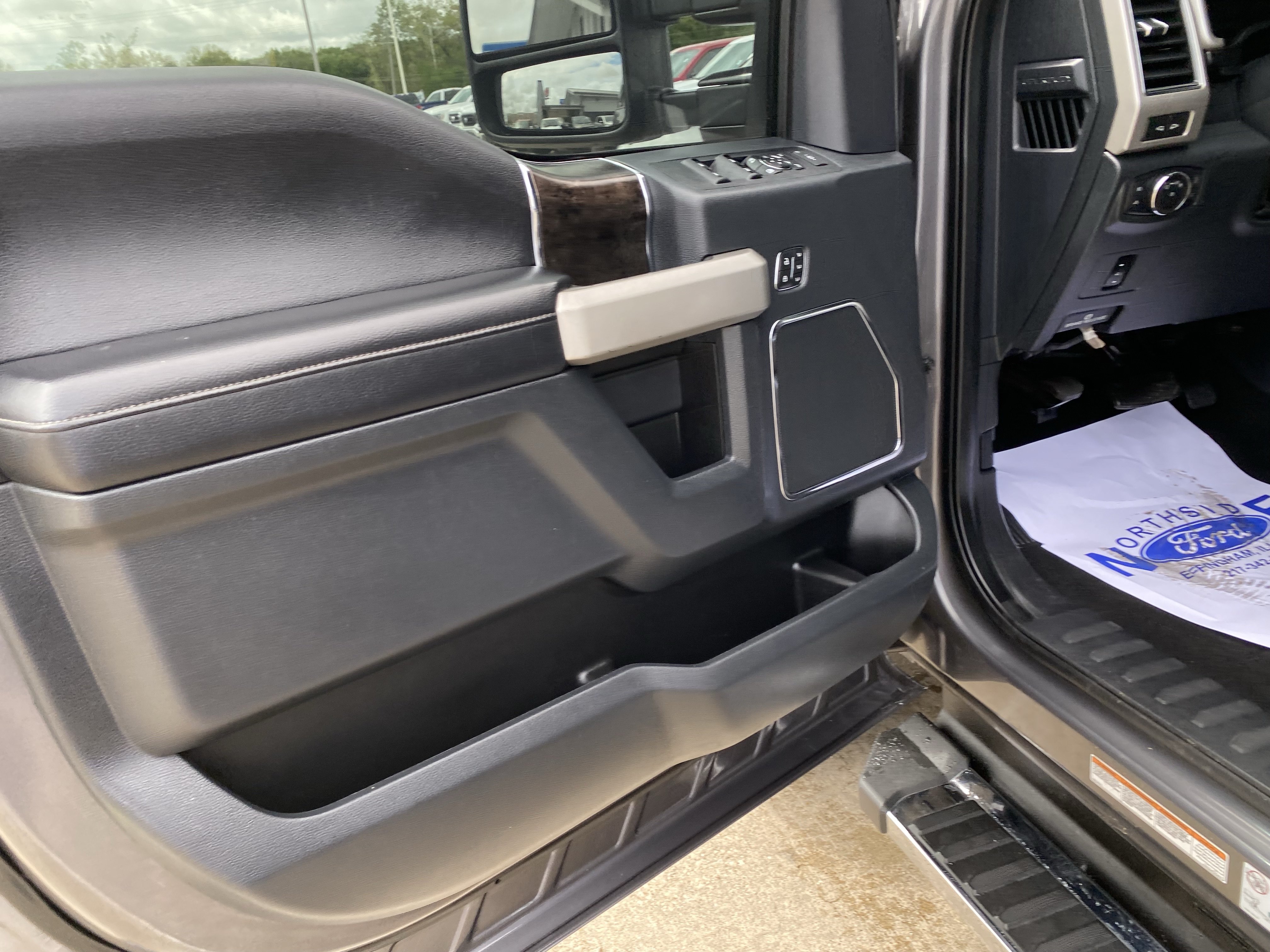 Used 2022 Ford F450 Lariat w/ Lariat Value Package AWD/4WD image 17