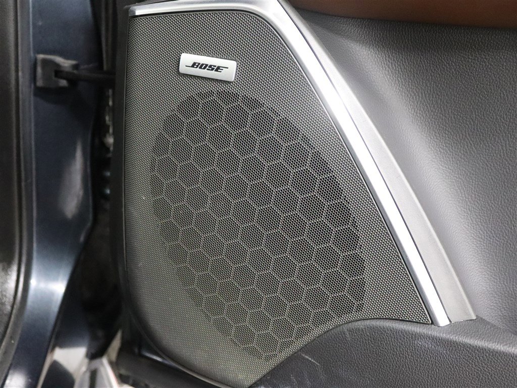 Used 2020 Cadillac Escalade ESV Luxury w/ LPO, Radiant Package AWD/4WD image 35