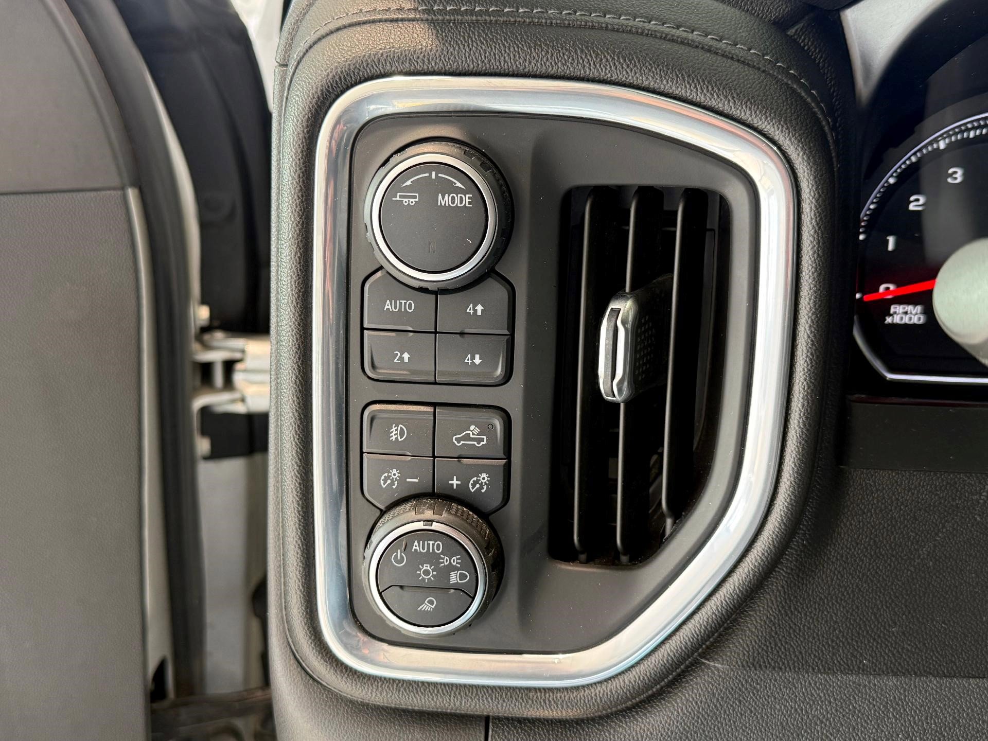 Certified 2022 Chevrolet Silverado 1500 LT Trail Boss w/ LT Trail Boss Premium Package image 18