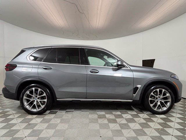 Used 2024 BMW X5 xDrive40i w/ Premium Package AWD/4WD image 8