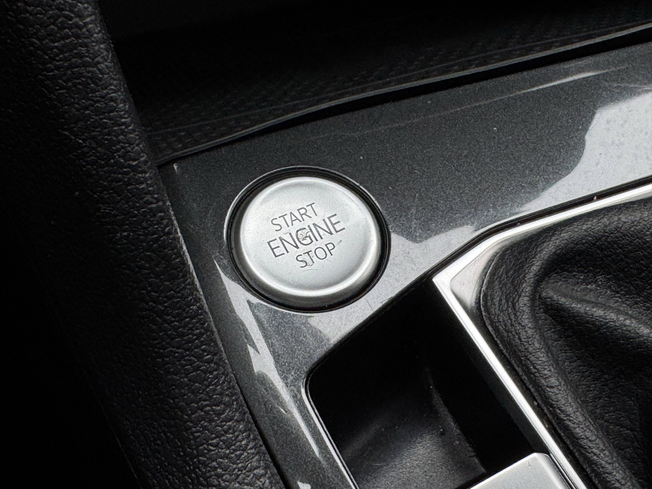 Used 2022 Volkswagen Tiguan SE FWD image 21