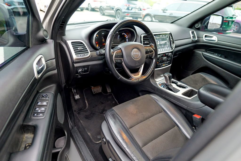 Used 2021 Jeep Grand Cherokee Laredo X AWD/4WD image 16
