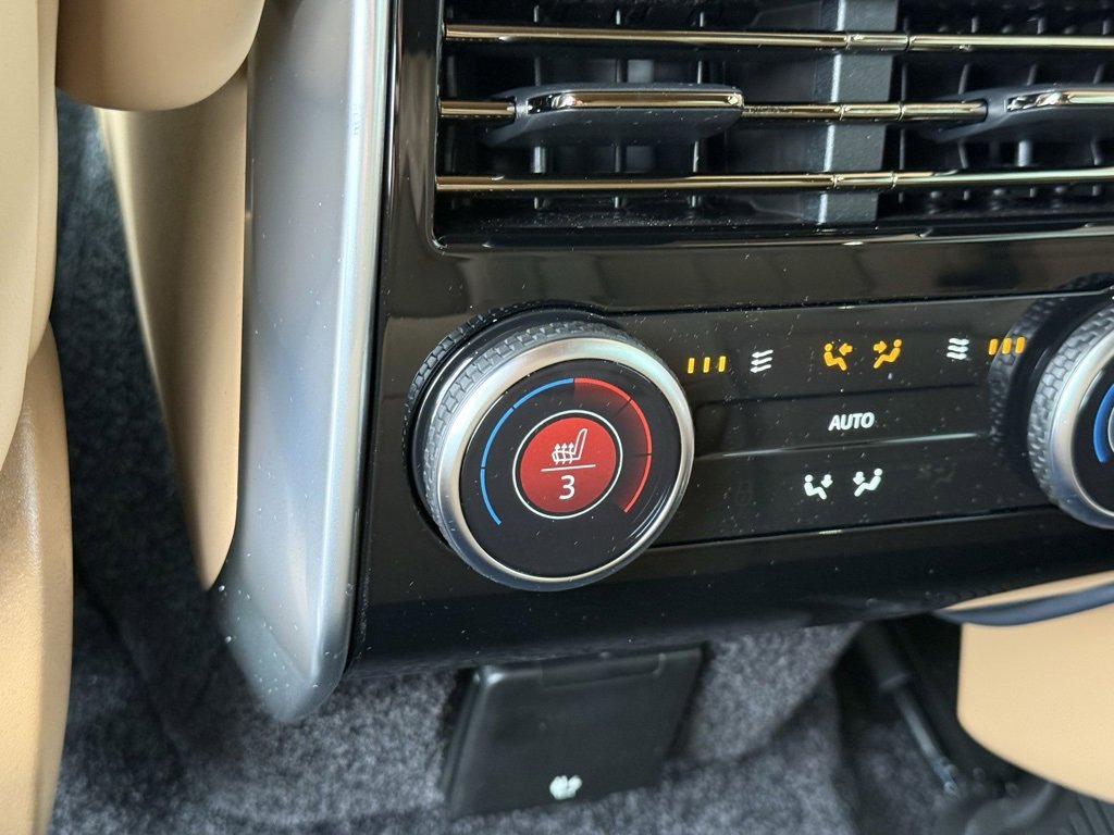 New 2025 Land Rover Range Rover Long Wheelbase SE image 34