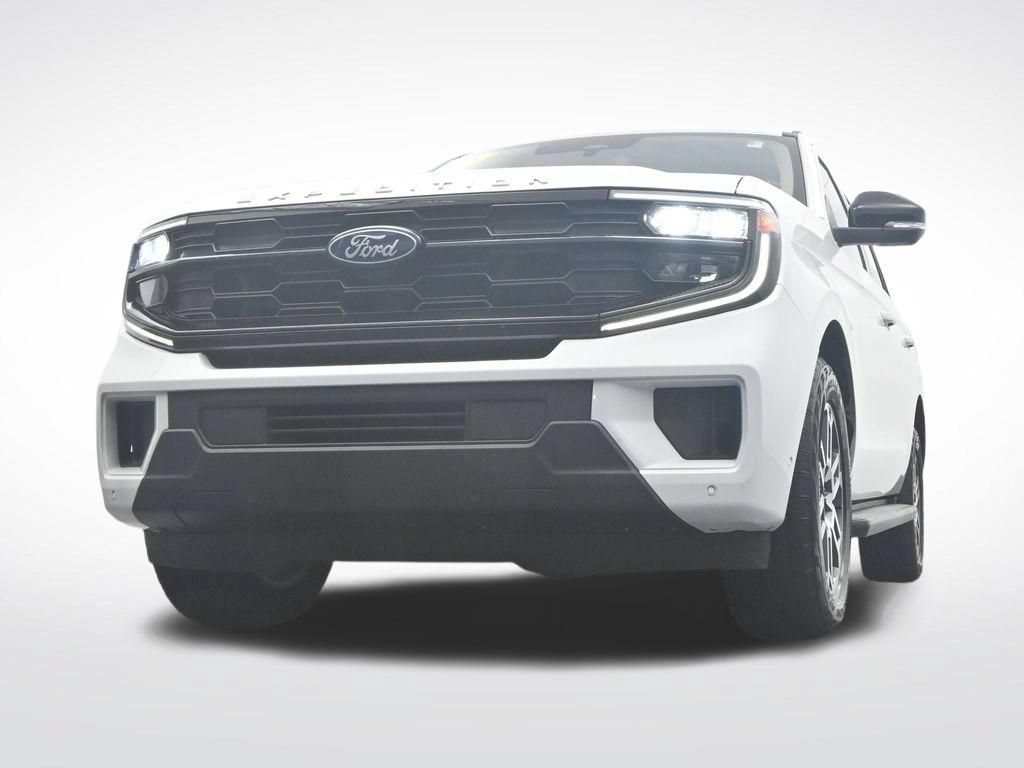 Used 2025 Ford Expedition Active AWD/4WD image 40