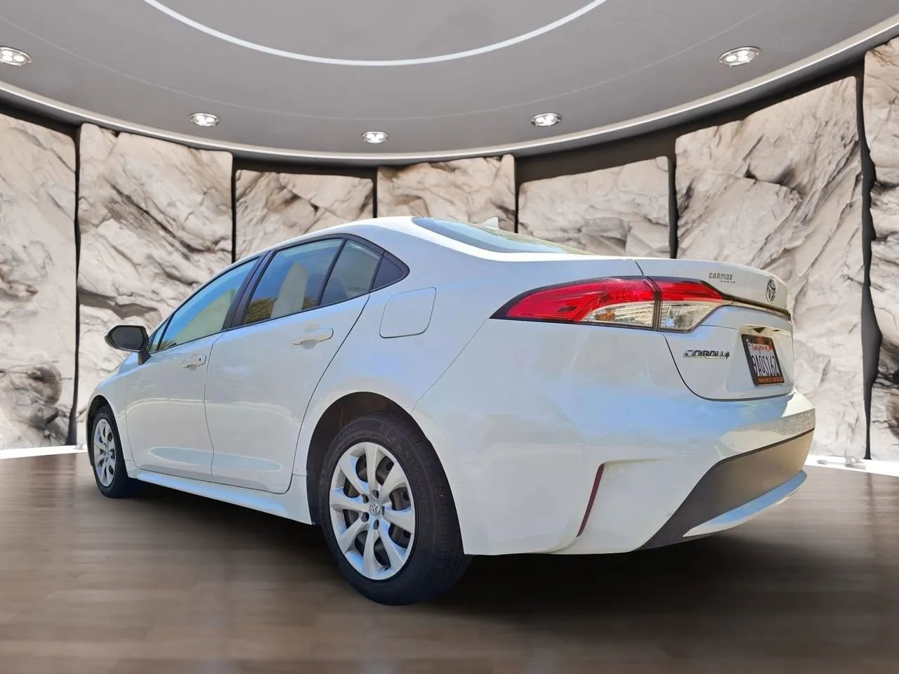 Used 2021 Toyota Corolla LE image 7