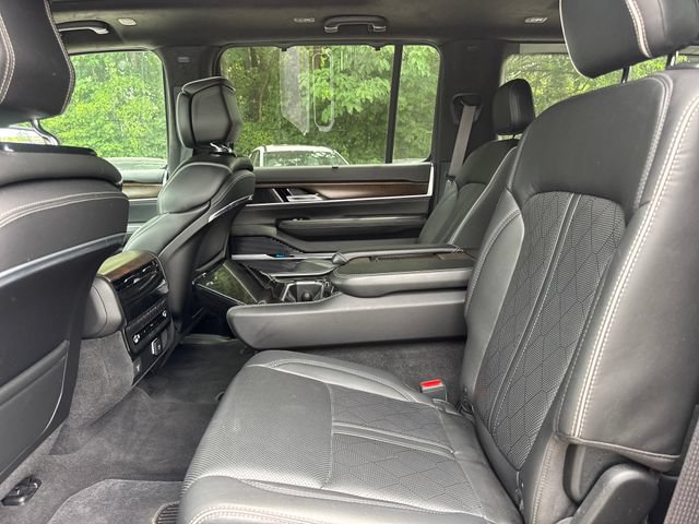 Used 2022 Jeep Grand Wagoneer Series II w/ Convenience Group III AWD/4WD image 11