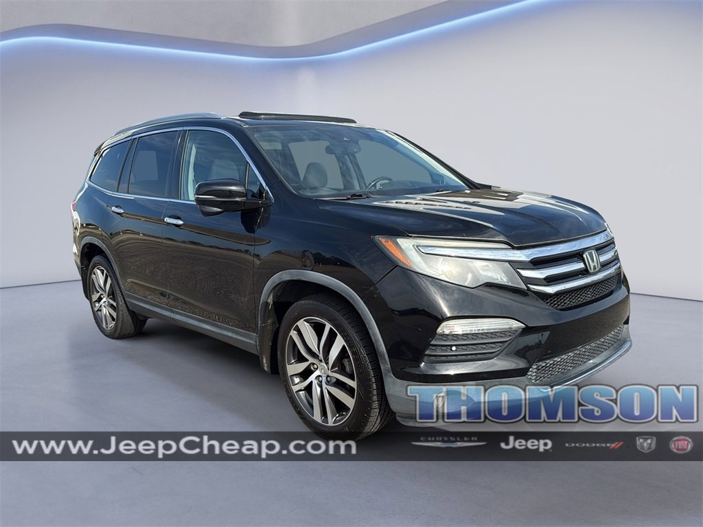 Used 2017 Honda Pilot Touring image 1