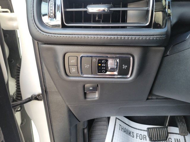 Used 2023 Lincoln Nautilus Reserve AWD/4WD image 44
