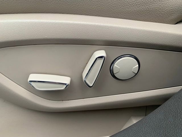 Used 2022 Lincoln Nautilus Standard w/ Premium Package image 14