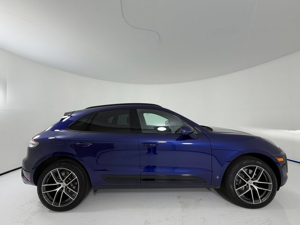 Certified 2026 Porsche Macan AWD/4WD image 8