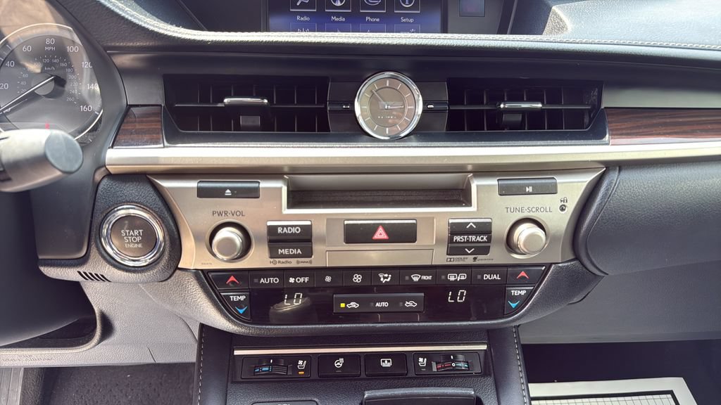 Used 2016 Lexus ES 350 w/ Luxury Package w/Wood Trim FWD image 25