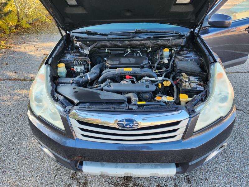 Used 2010 Subaru Outback 2.5i Limited image 13