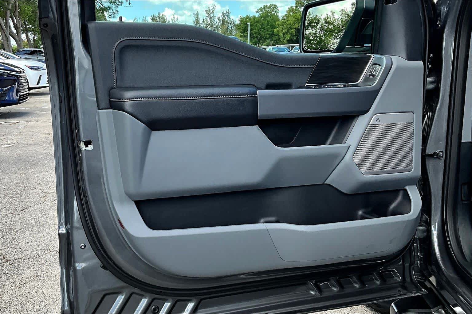 Used 2025 Ford F150 Lariat AWD/4WD image 43