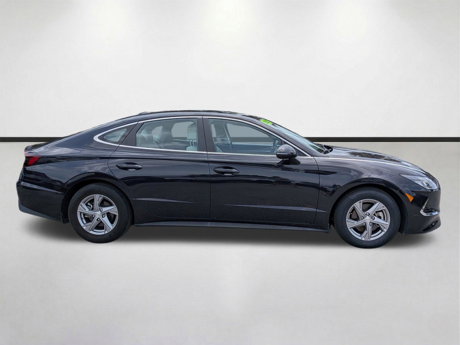 Used 2023 Hyundai Sonata SE FWD image 3