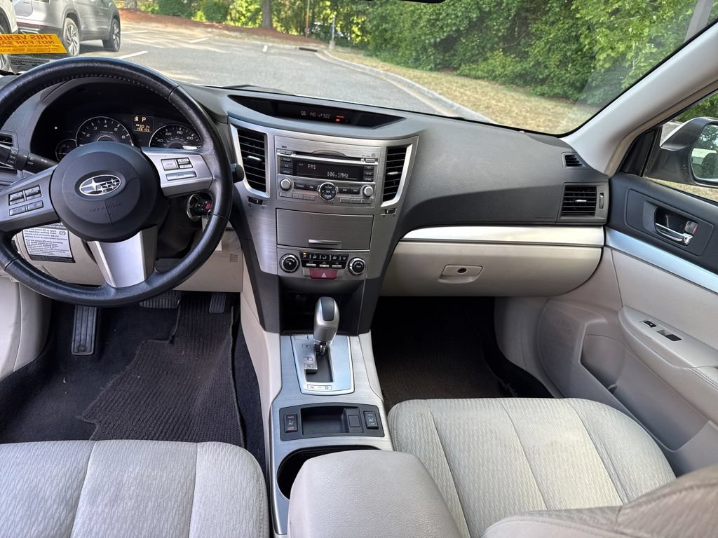 Used 2010 Subaru Outback 2.5i Premium AWD/4WD image 10