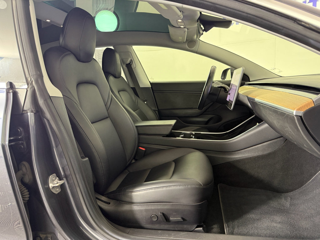 Used 2018 Tesla Model 3 Long Range image 8