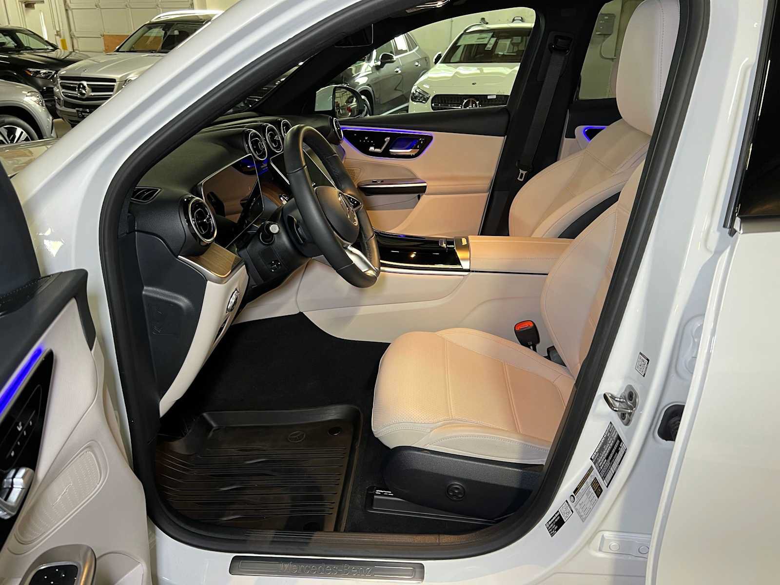 Used 2026 Mercedes-Benz GLC 300 4MATIC image 23
