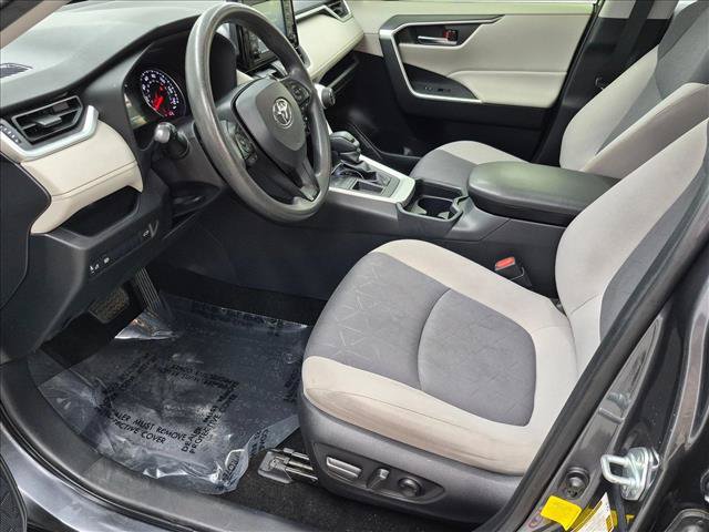 Used 2019 Toyota RAV4 XLE w/ Convenience Package FWD image 16
