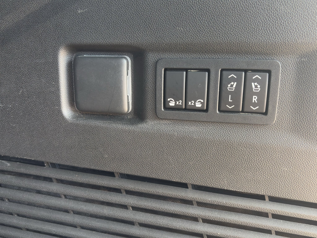Used 2021 Chevrolet Tahoe High Country RWD image 4