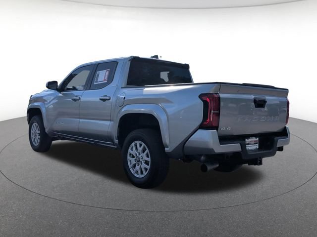 Used 2025 Toyota Tacoma SR5 AWD/4WD image 4