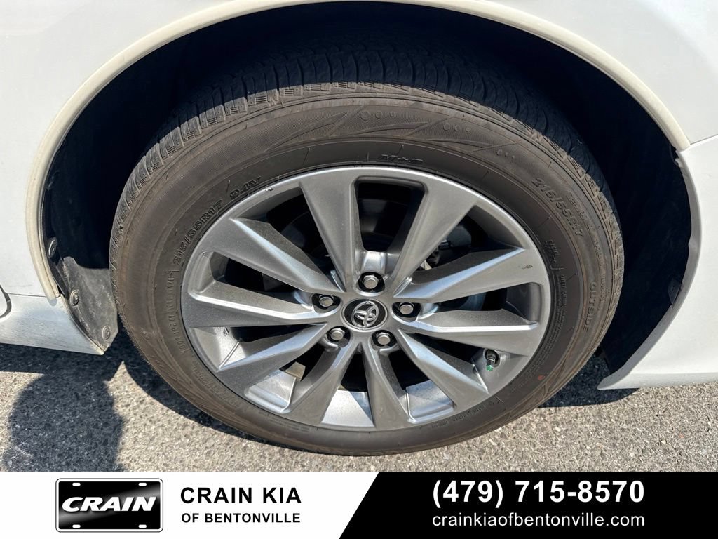 Used 2015 Toyota Camry XLE FWD image 9