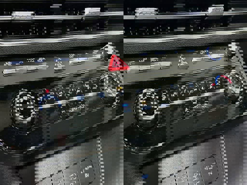 Used 2025 Hyundai Sonata SE image 16