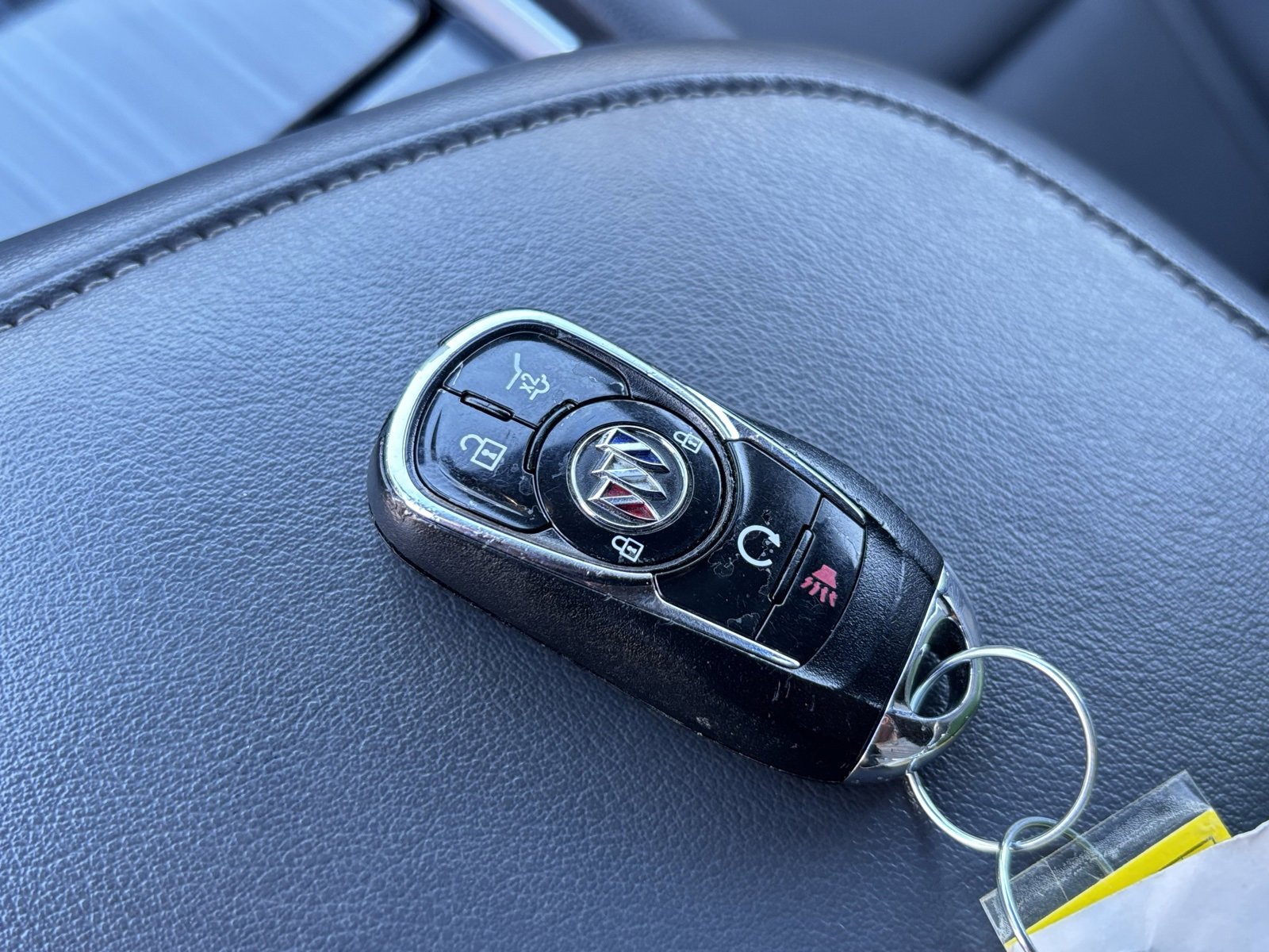 Used 2023 Buick Enclave Essence image 26