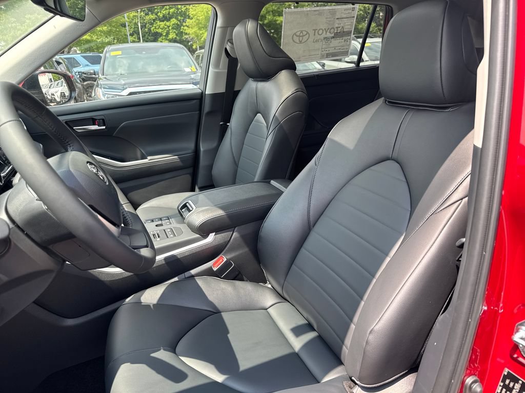 New 2026 Toyota Highlander XLE AWD/4WD image 14